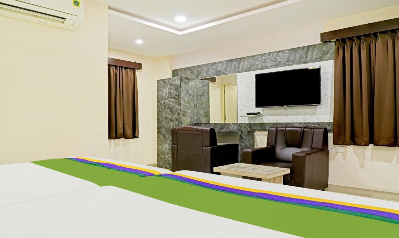 Hotel Treebo Trend Jsn Grand à Vijayawāda Extérieur photo