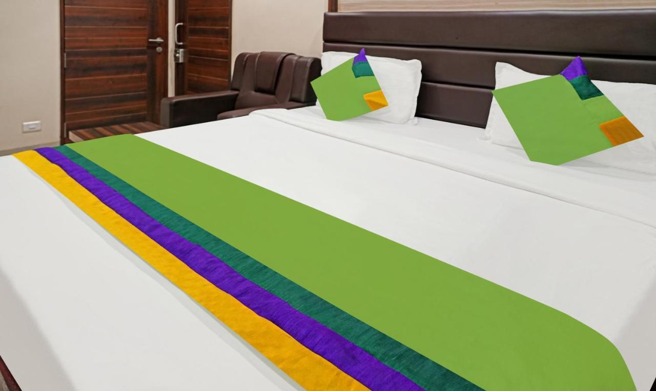 Hotel Treebo Trend Jsn Grand à Vijayawāda Extérieur photo