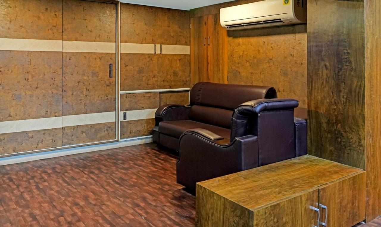 Hotel Treebo Trend Jsn Grand à Vijayawāda Extérieur photo