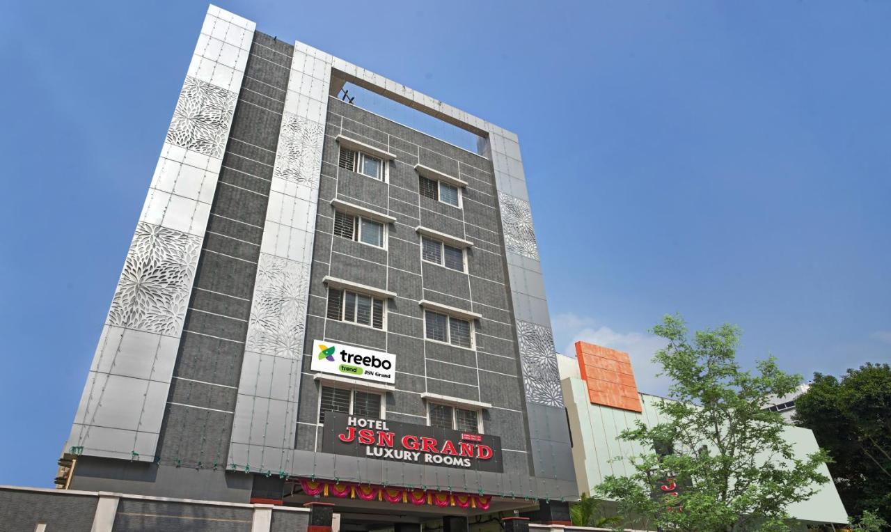 Hotel Treebo Trend Jsn Grand à Vijayawāda Extérieur photo