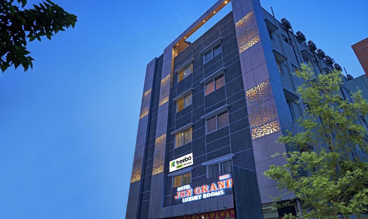 Hotel Treebo Trend Jsn Grand à Vijayawāda Extérieur photo