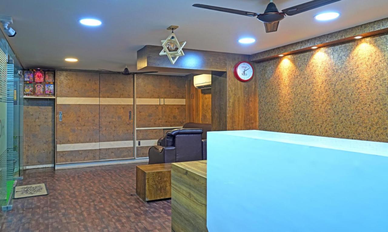 Hotel Treebo Trend Jsn Grand à Vijayawāda Extérieur photo