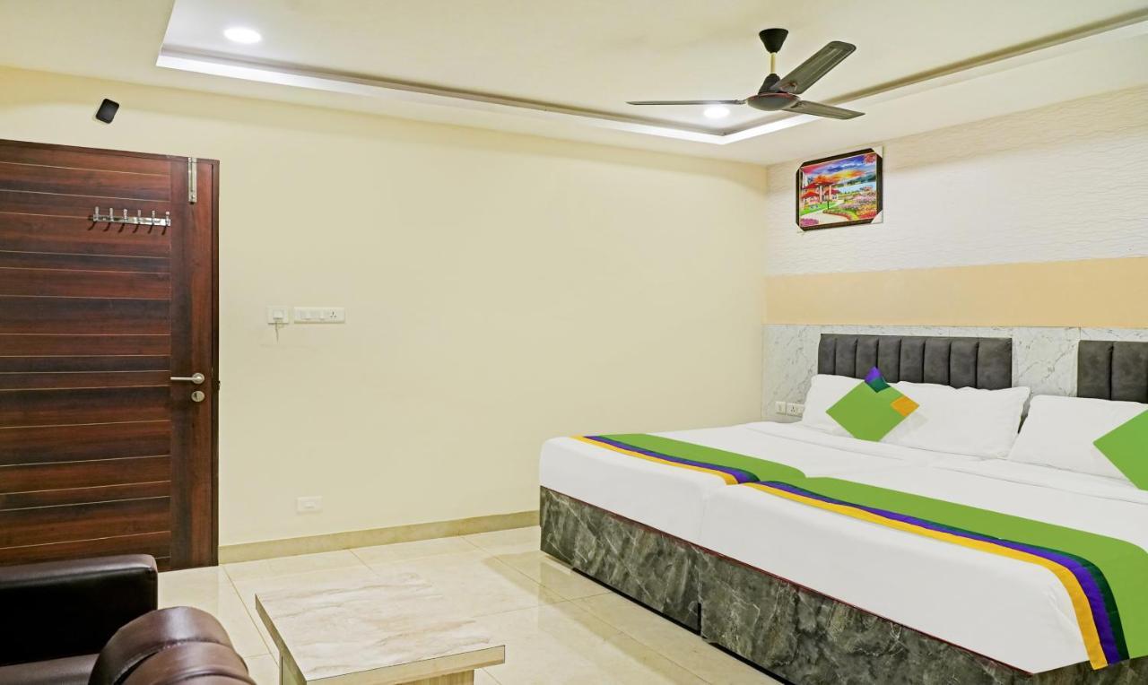 Hotel Treebo Trend Jsn Grand à Vijayawāda Extérieur photo